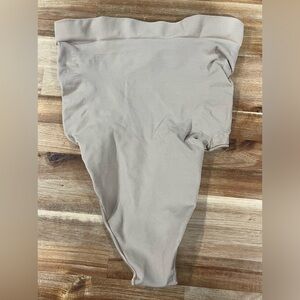 Skims Women’s Shape-wear M New without Tags